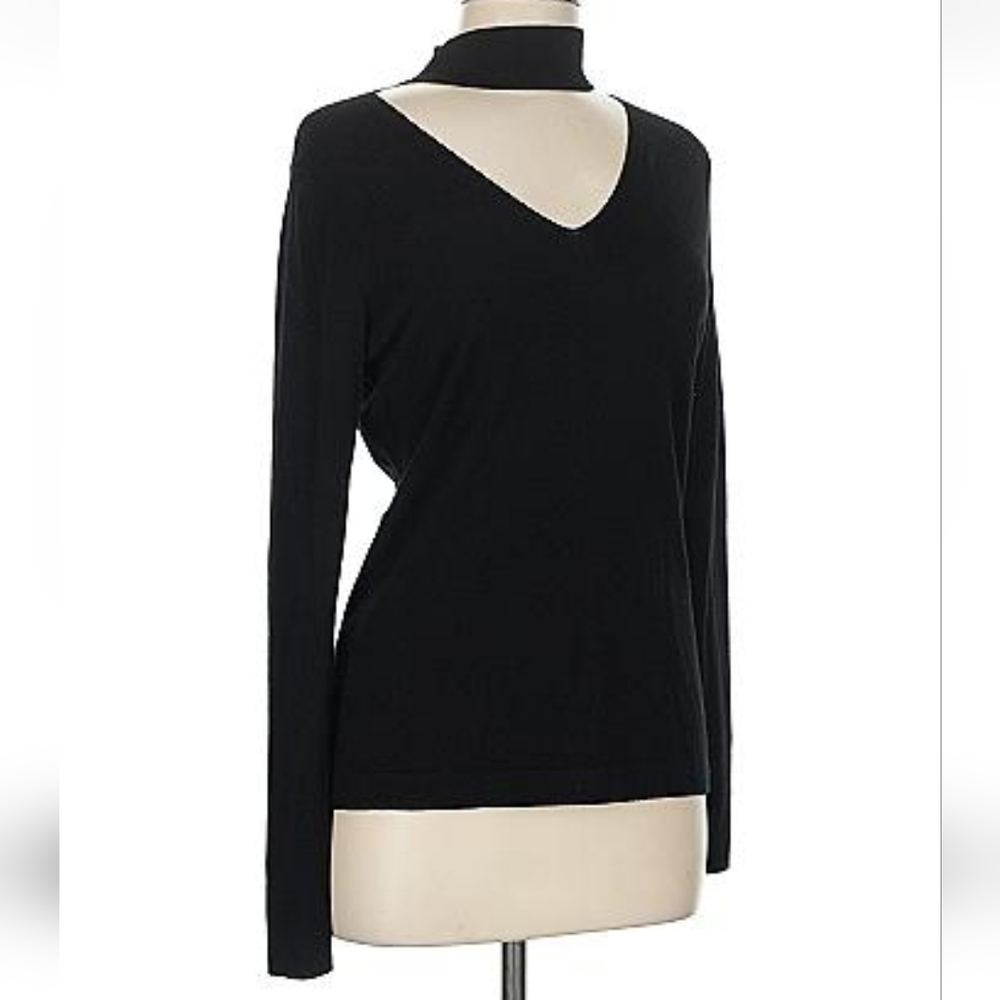 $318 ETCETERA Sweaters Lightweight Collarneck Cutout V-neck Back Button Closure
